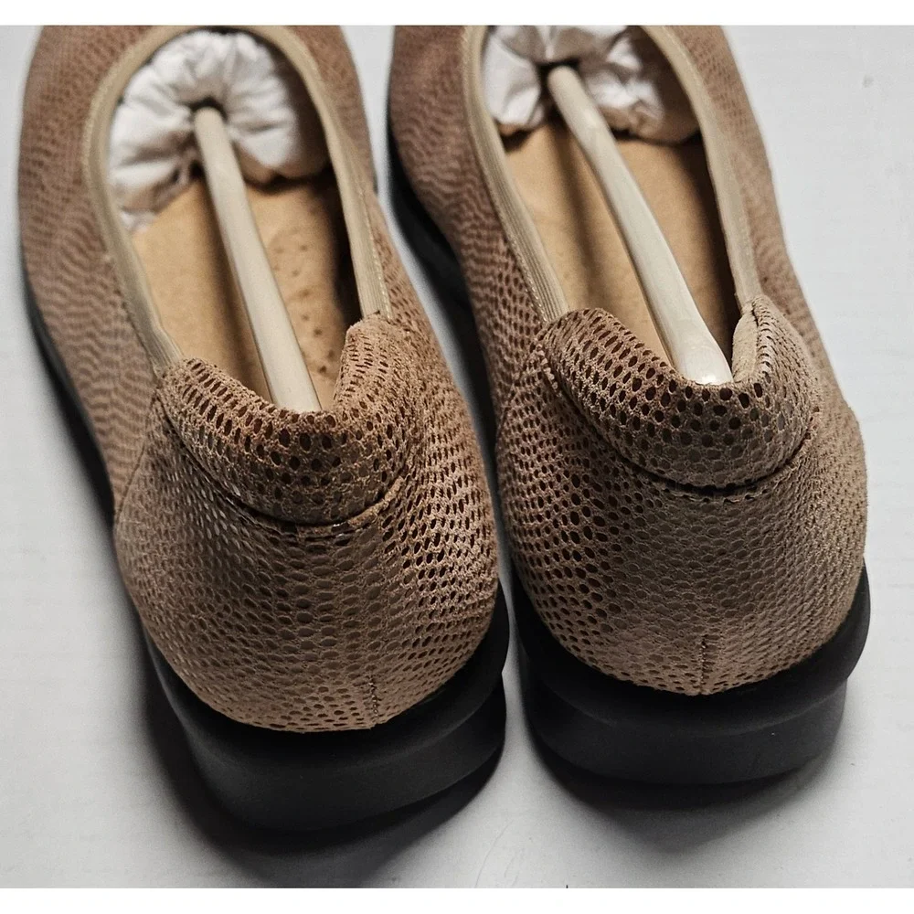 Vaneli Sport Donia Taupe E Printed Leather Ballet Wedge Pumps Women's 7Wide NEW‎
